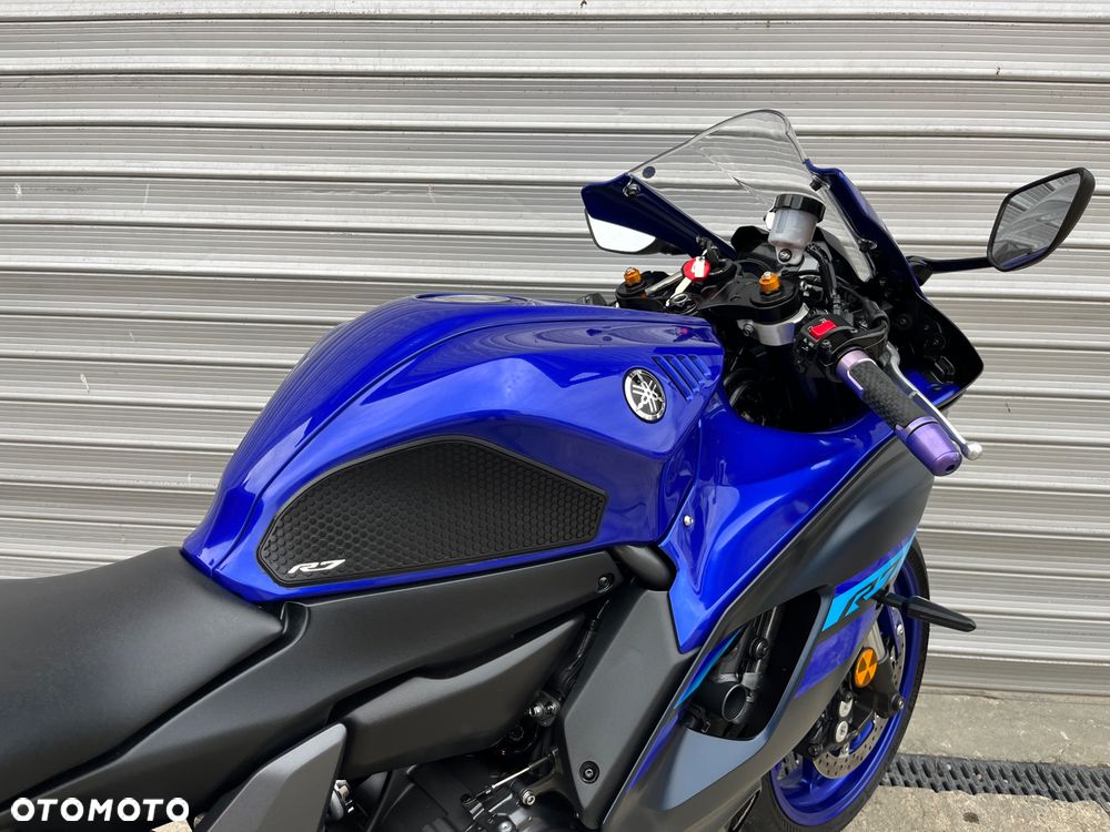 Yamaha YZF - 17