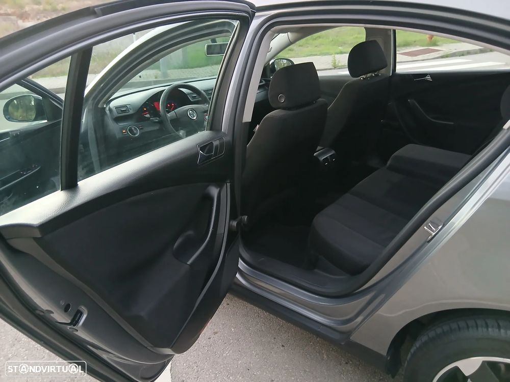 VW Passat 1.9 TDi Trendline Pack - 8