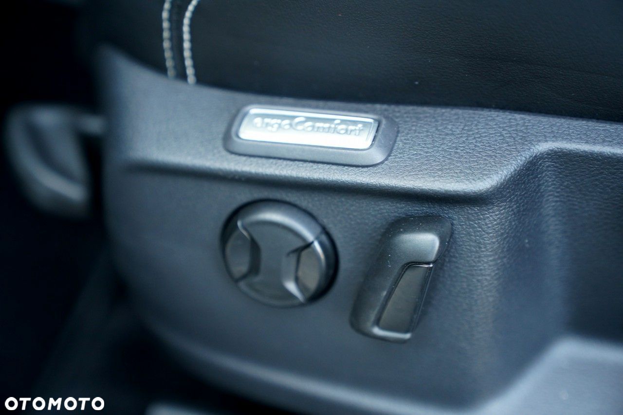 Volkswagen Passat - 18