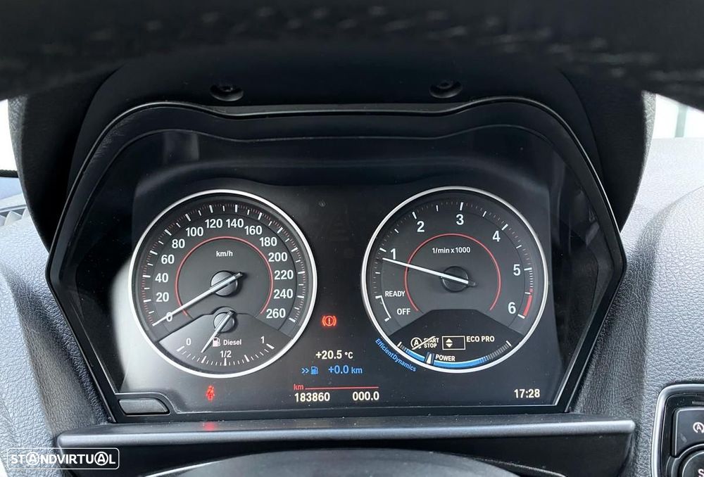 BMW 118 d Pack M - 32