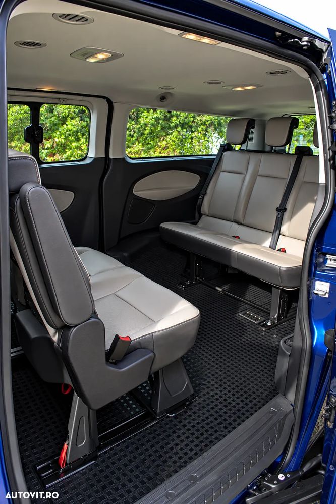 Ford Tourneo Custom - 14