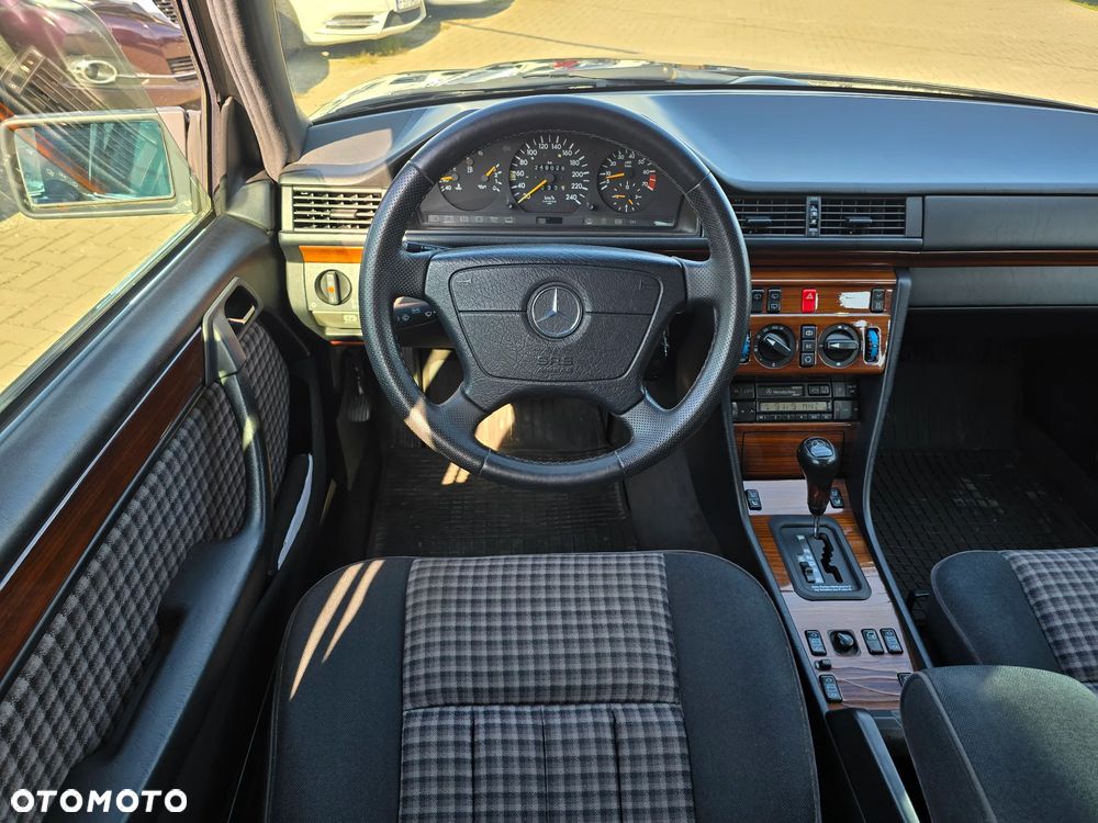 Mercedes-Benz Klasa E - 7
