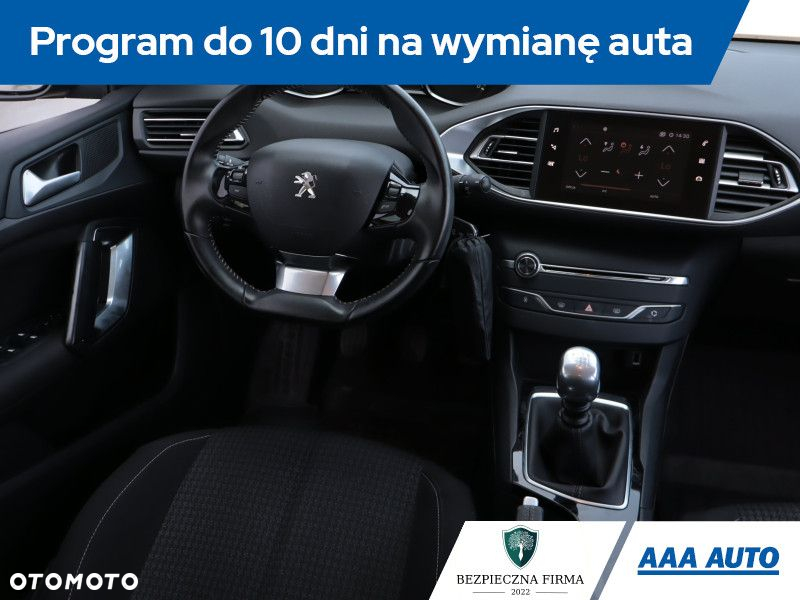Peugeot 308 - 8