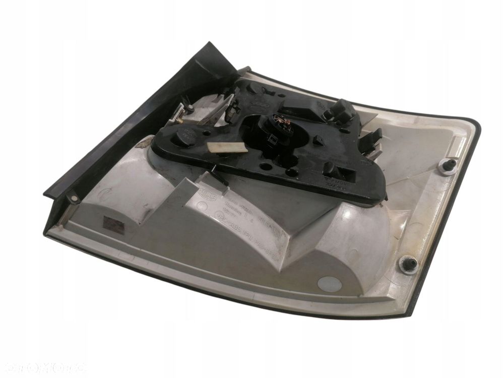 lampa lewa tylna tył audi a4 b6 - 4