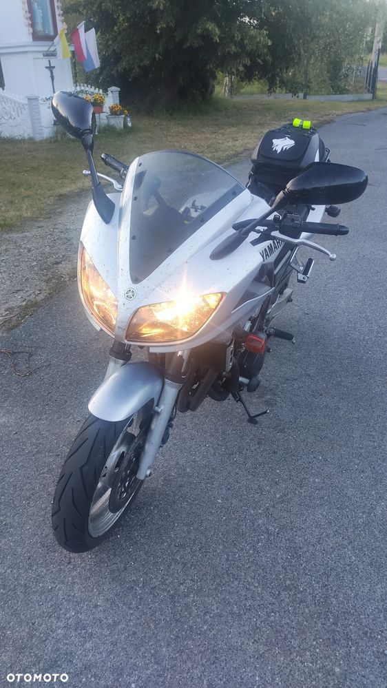 Yamaha FZS - 8