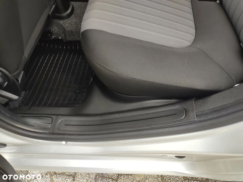 Fiat Punto 1.4 Young - 16