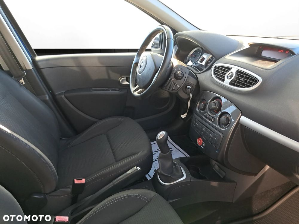 Renault Clio 1.2 16V Alize - 13