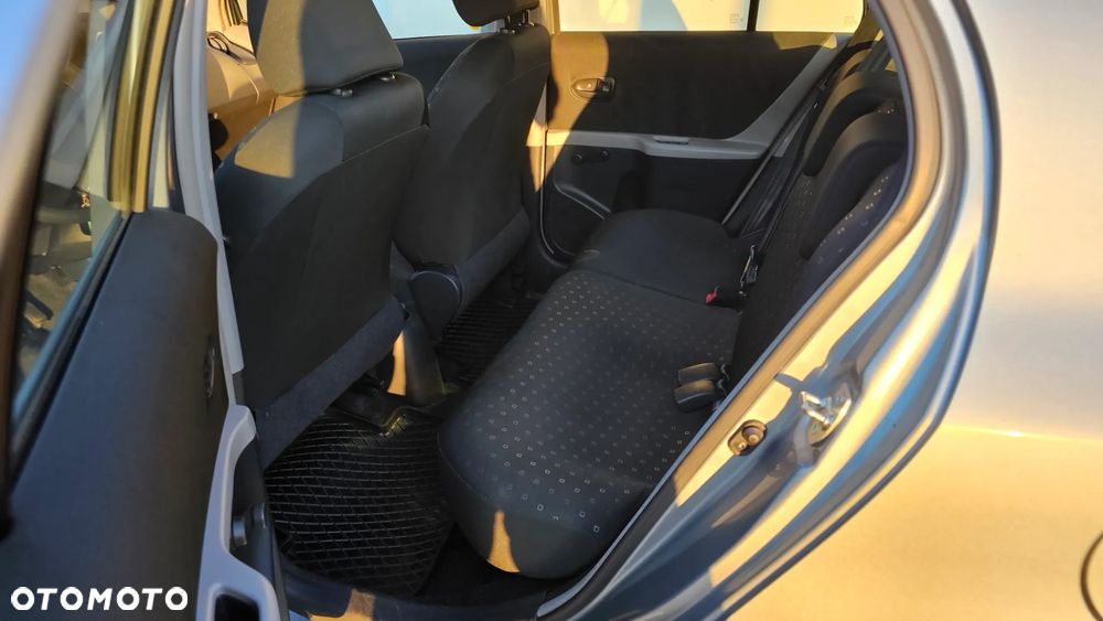 Toyota Yaris 1.3 Luna A/C - 8