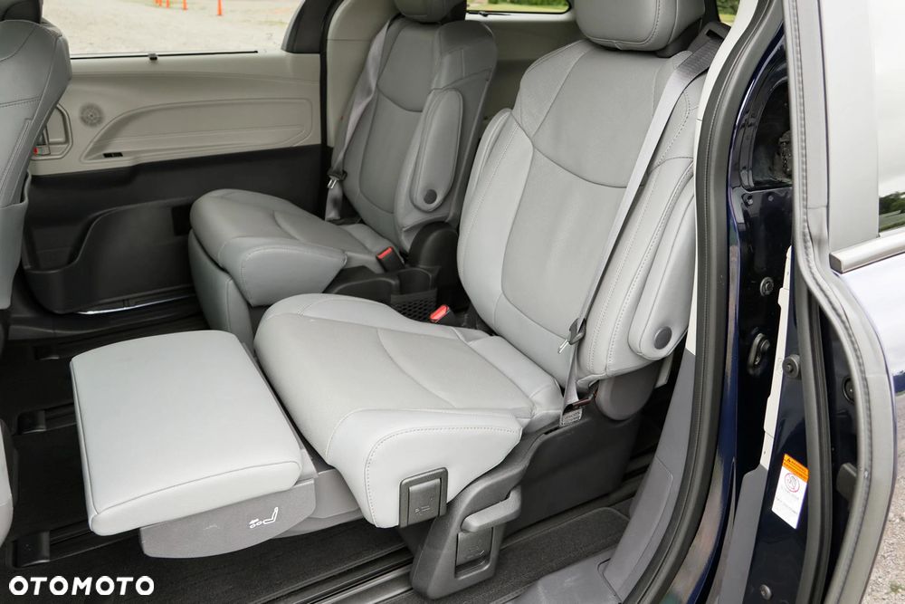 Toyota Sienna - 25