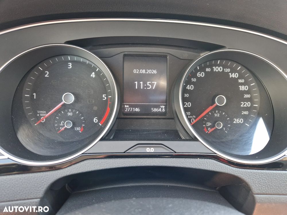 Volkswagen Passat 2.0 TDI DSG Highline - 16