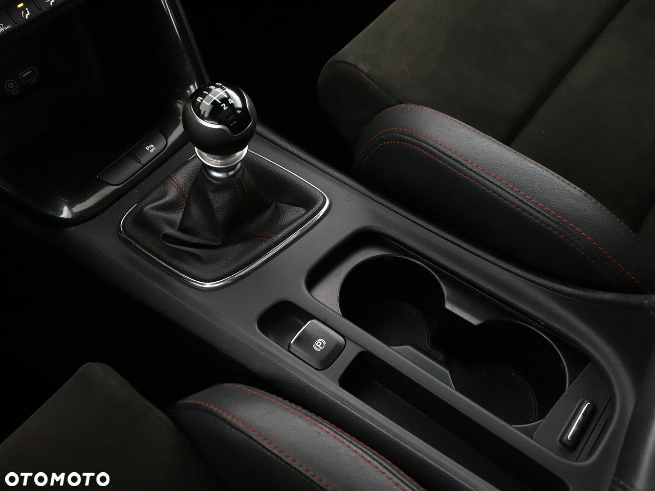 Kia Ceed 1.6 T-GDI GT-Track - 28