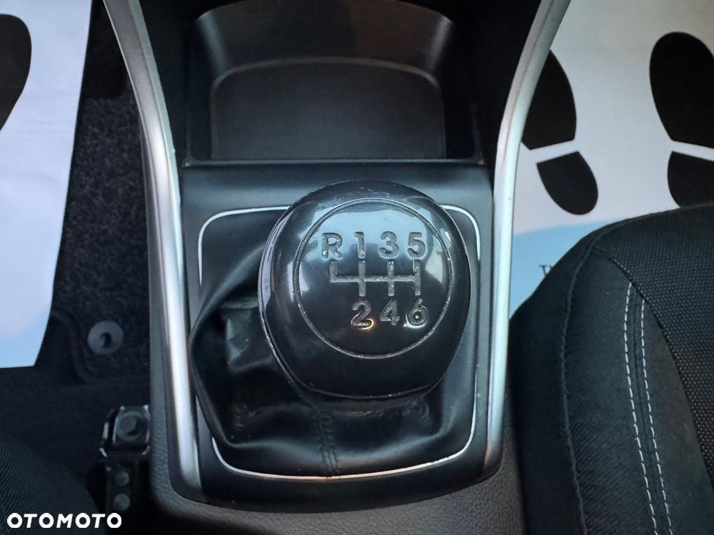 Hyundai i30 blue Kombi 1.4 Classic - 28