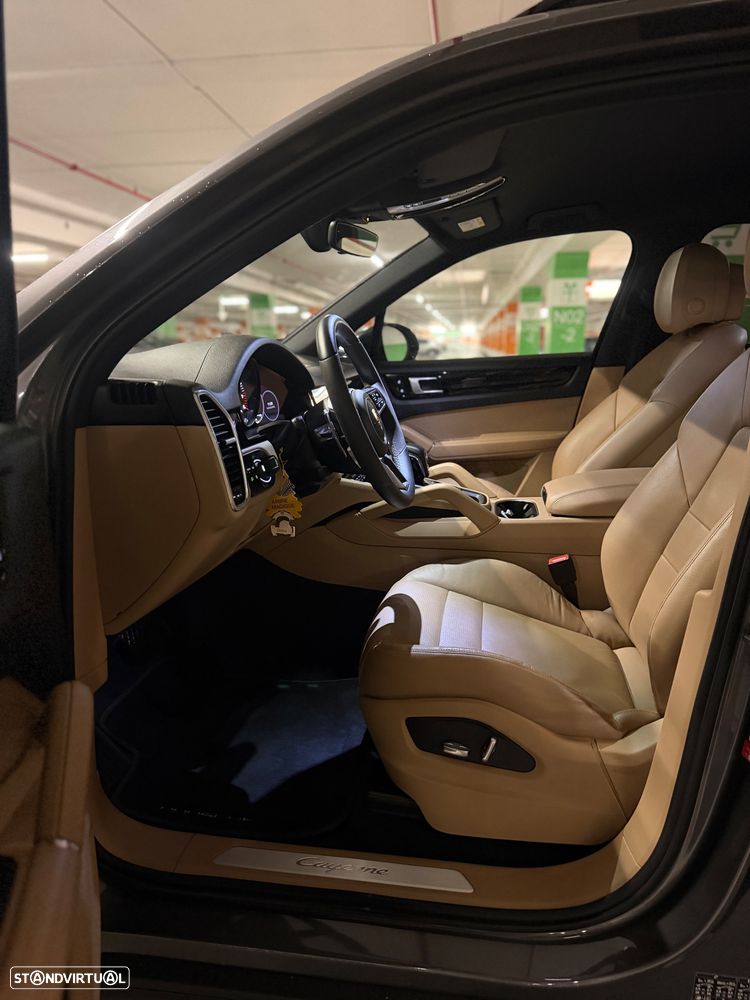 Porsche Cayenne E-Hybrid - 8