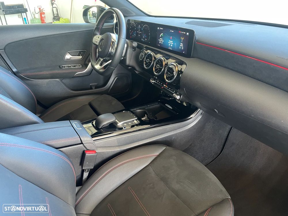 Mercedes-Benz A 250 e 8G-DCT AMG Line - 23