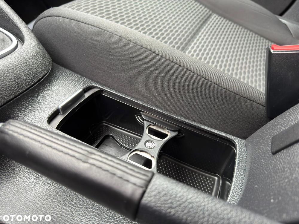 Volkswagen Golf - 35