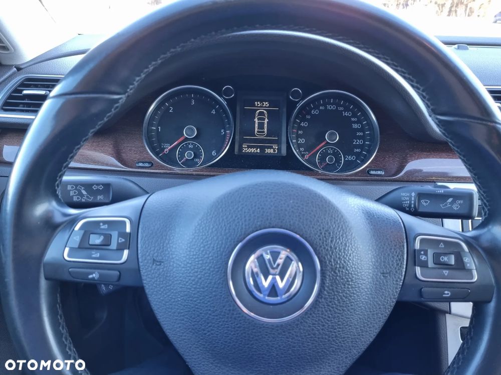 Volkswagen Passat 2.0 TDI Highline - 21