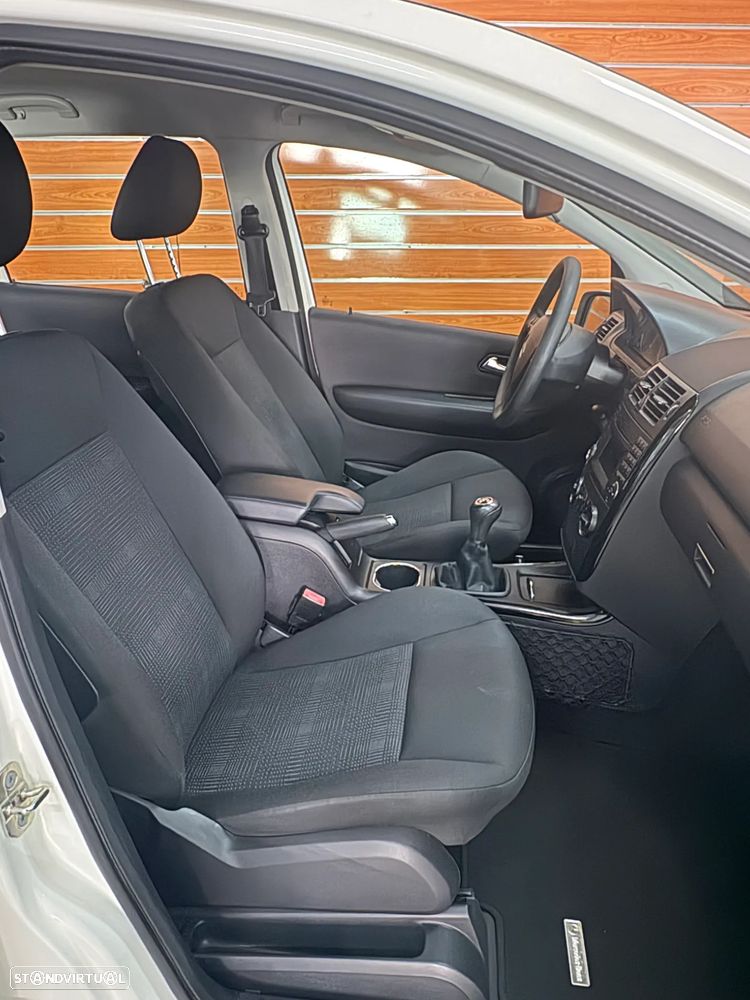 Mercedes-Benz A 160 Avantgarde BlueEfficiency - 12