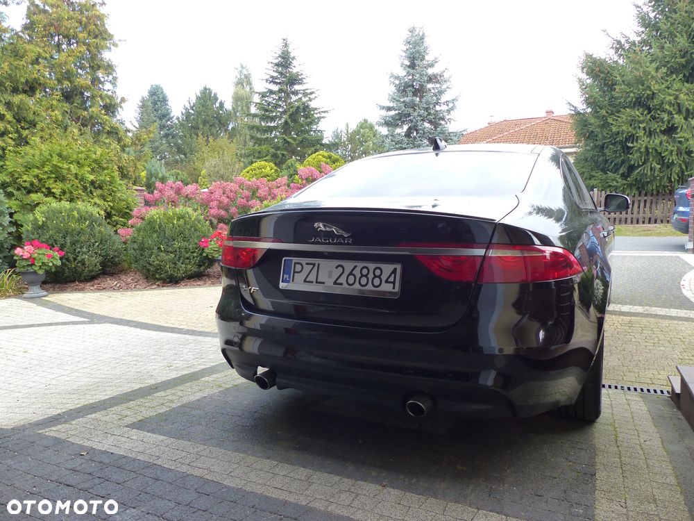 Jaguar XF 2.0 i4D R-Sport - 6