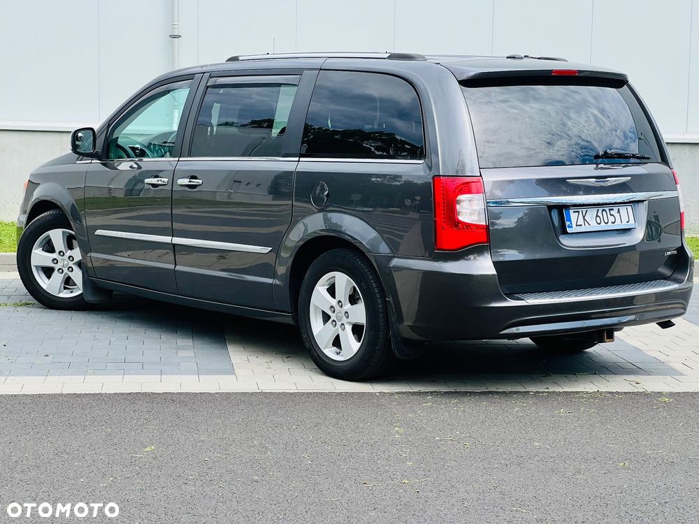 Chrysler Town & Country 3.6 Limited - 4