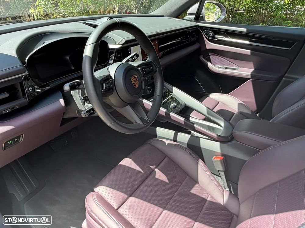 Porsche Macan Electric 4 - 5