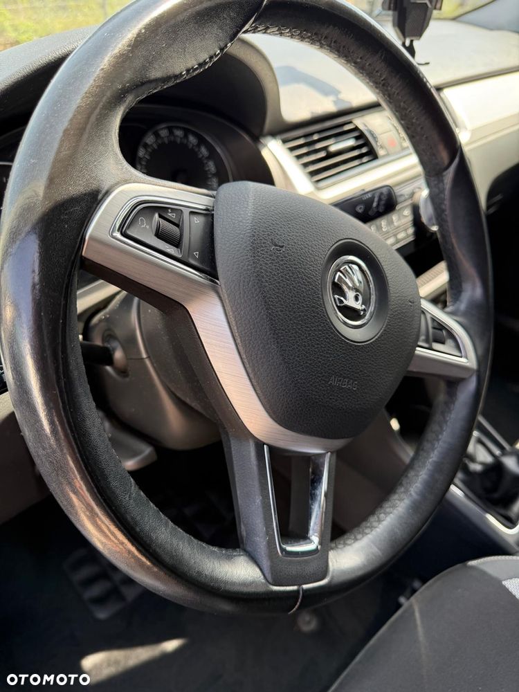 Skoda RAPID Spb 1.2 TSI Ambition - 14