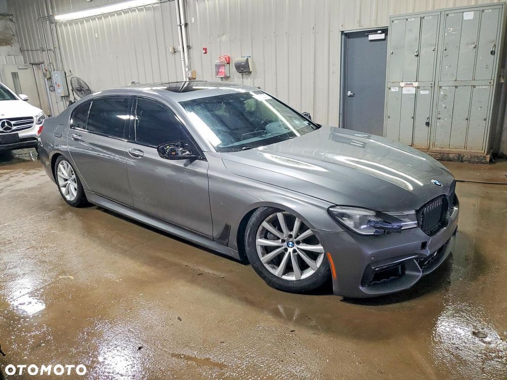 BMW Seria 7 750i xDrive Edition Exclusive - 4