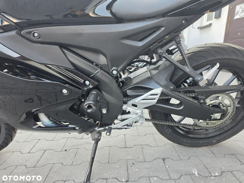 Yamaha YZF - 12