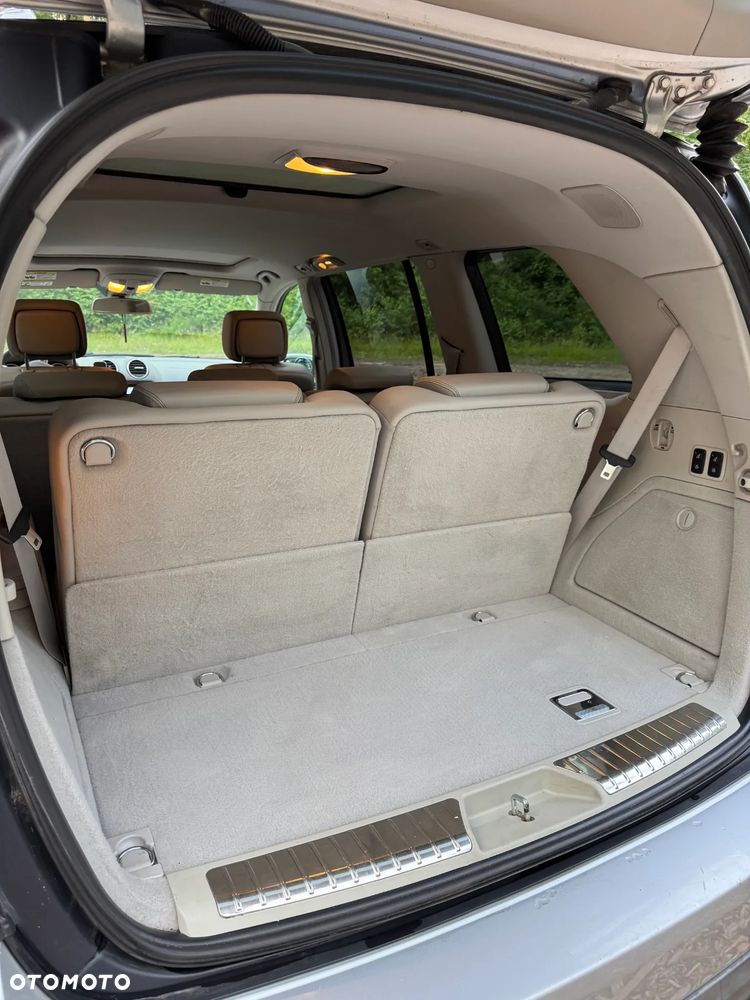 Mercedes-Benz GL 450 - 15