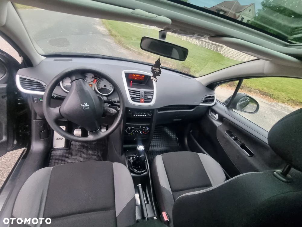 Peugeot 207 2008 photo 4