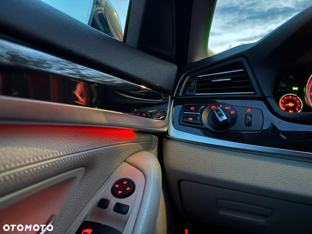 BMW Seria 5 520d xDrive - 36