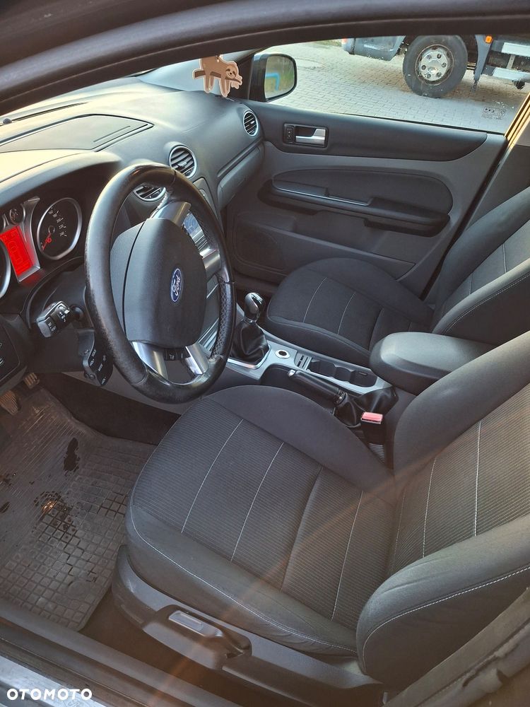 Ford Focus 1.8 FF Ghia - 7