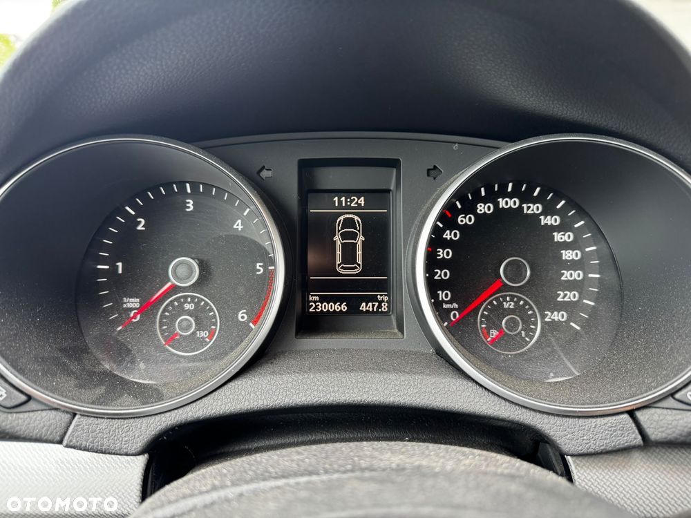 Volkswagen Golf 2.0 TDI DPF Style - 10