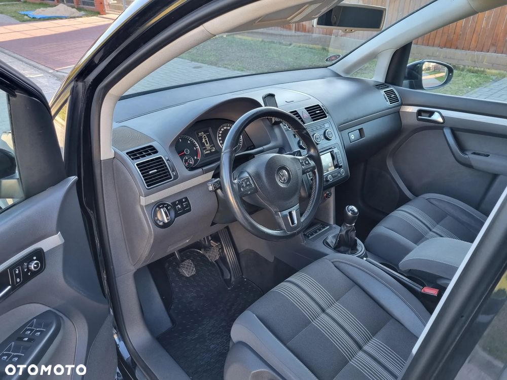 Volkswagen Touran 2.0 TDI DPF BlueMotion Technology MATCH - 9