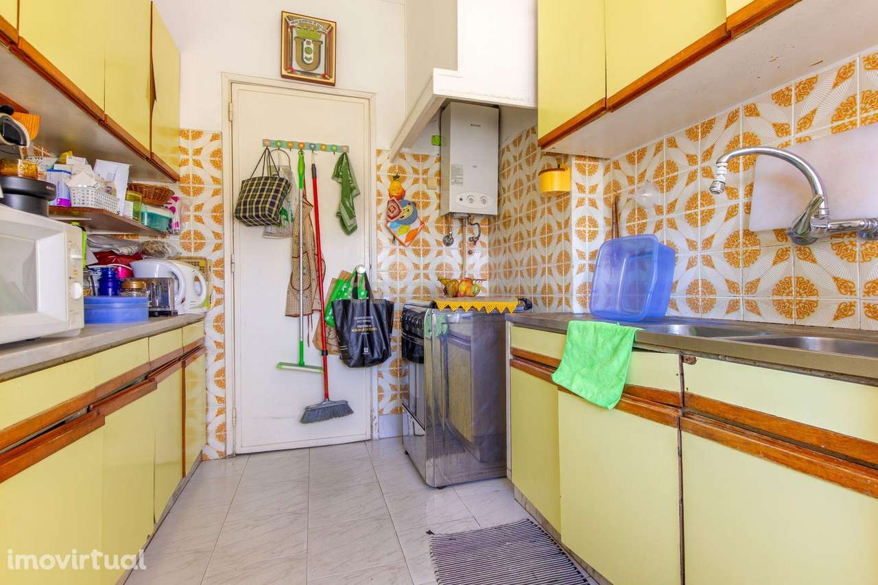 Barreiro - Apartamento de 3 assoalhadas com elevador e varanda - Grande imagem: 2/15