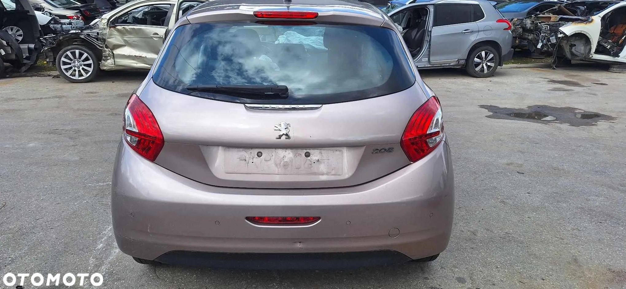 Peugeot 208 lampa tył prawa - 1