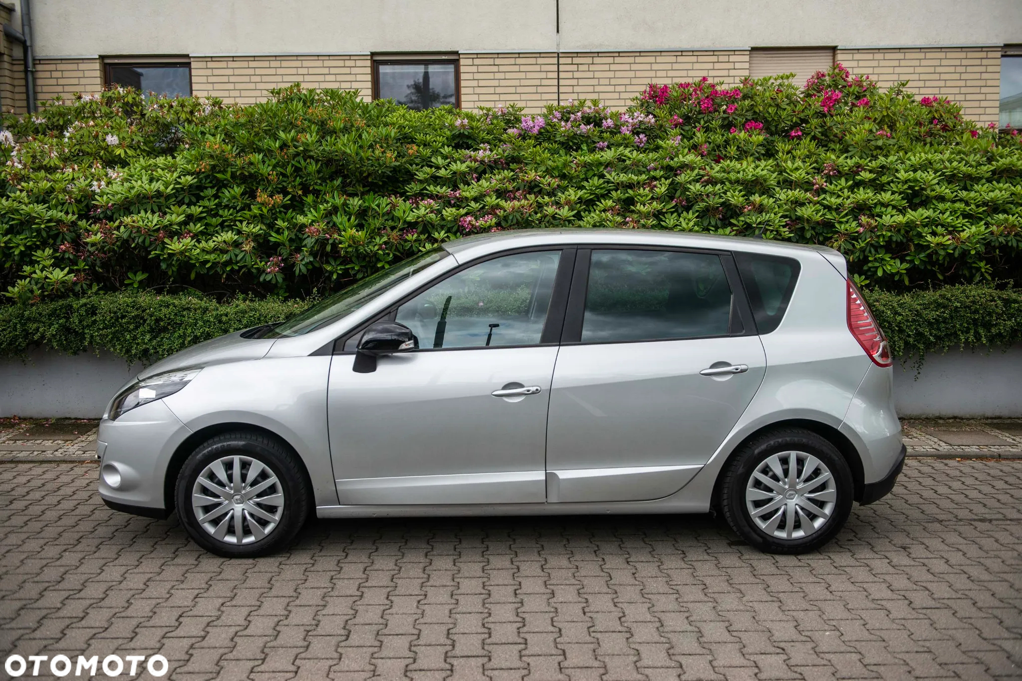 Renault Scenic 1.9 dCi Emotion Plus - 8