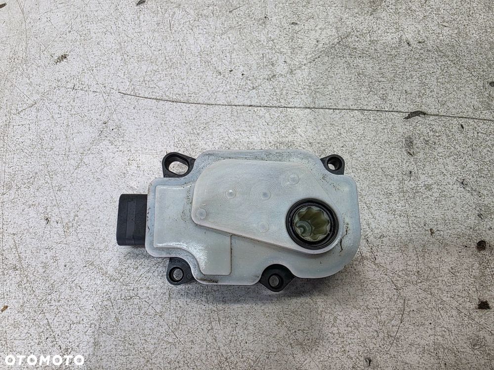 SILNICZEK NASTAWCZY ŻALUZJI CHŁODNICY AUDI Q4 E-TRON 1EA965501A - 4