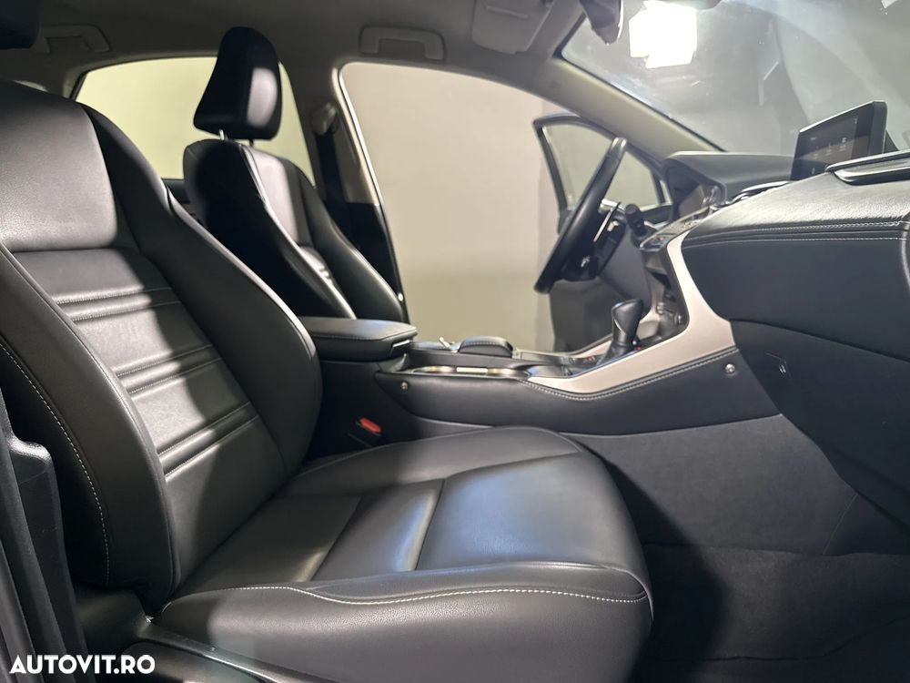 Lexus Seria NX 300h - 12