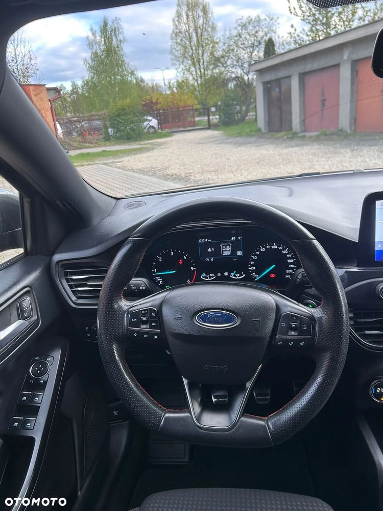 Ford Focus 1.5 EcoBlue Start-Stopp-System ST-LINE - 22