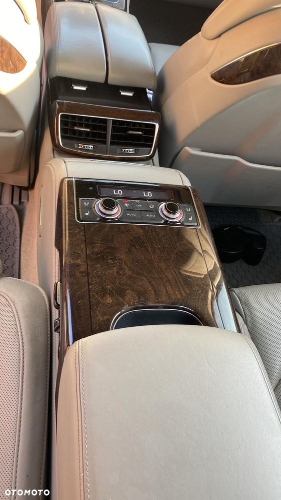 Audi A8 4.2 FSI L Quattro - 12
