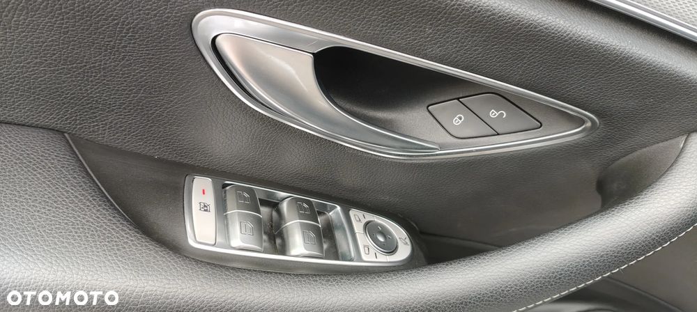 Mercedes-Benz Klasa E 220 d 9G-TRONIC - 16