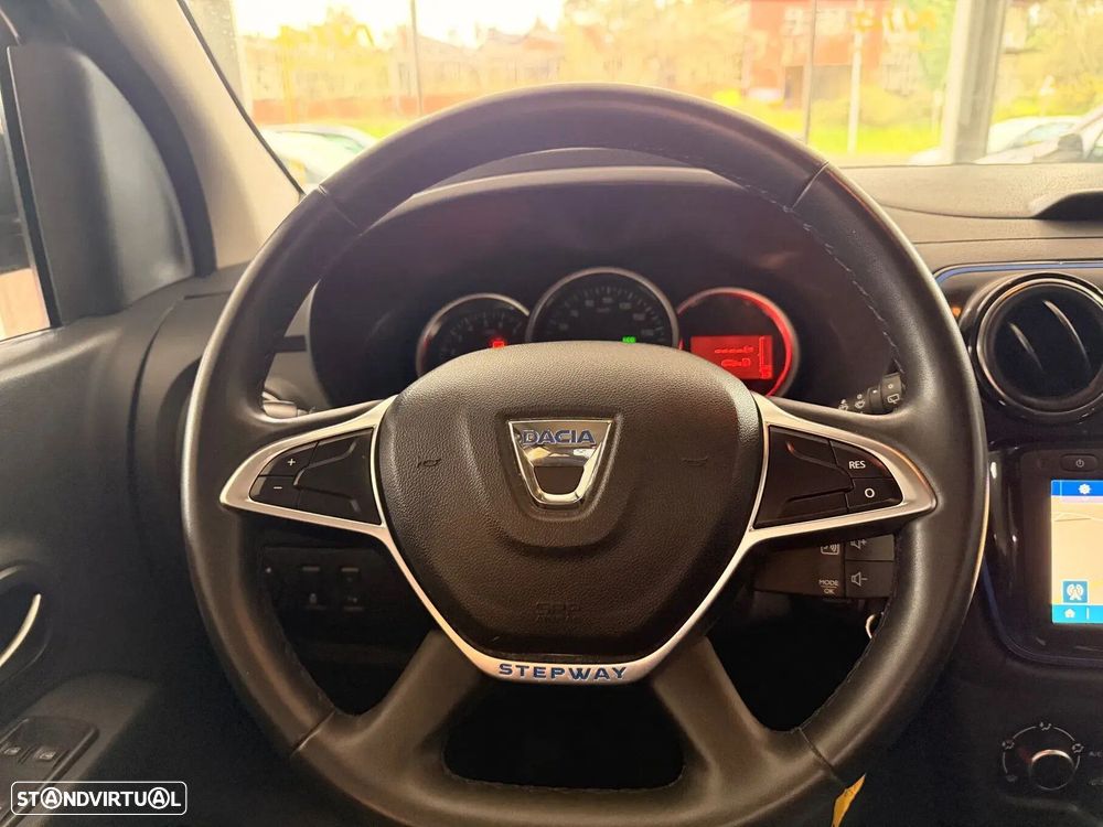 Dacia Lodgy 1.3 TCe Stepway 7L - 19