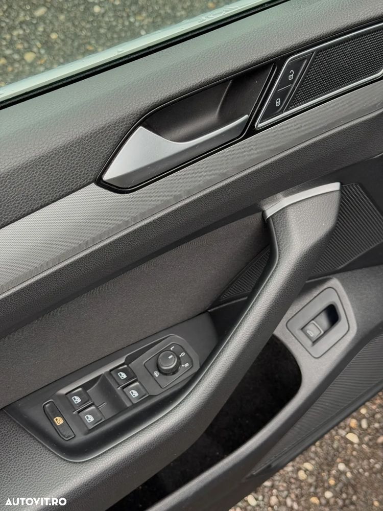 Volkswagen Passat 2.0 TDI DSG Comfortline - 30