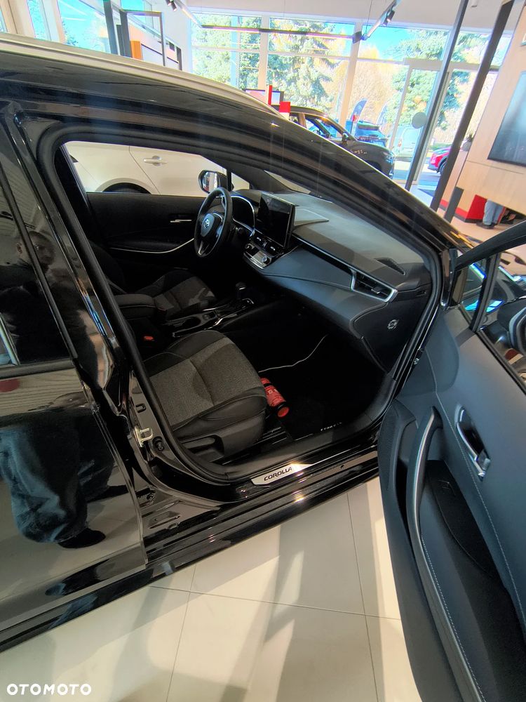 Toyota Corolla 2.0 Hybrid Style - 16