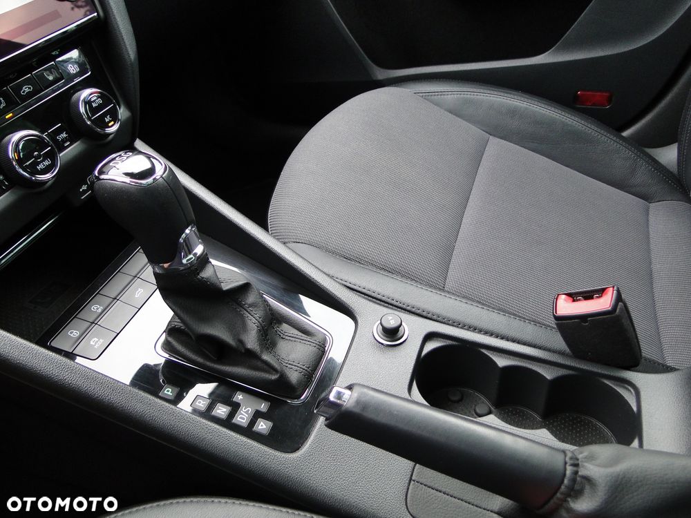 Skoda Octavia 1.5 TSI ACT Style DSG - 24