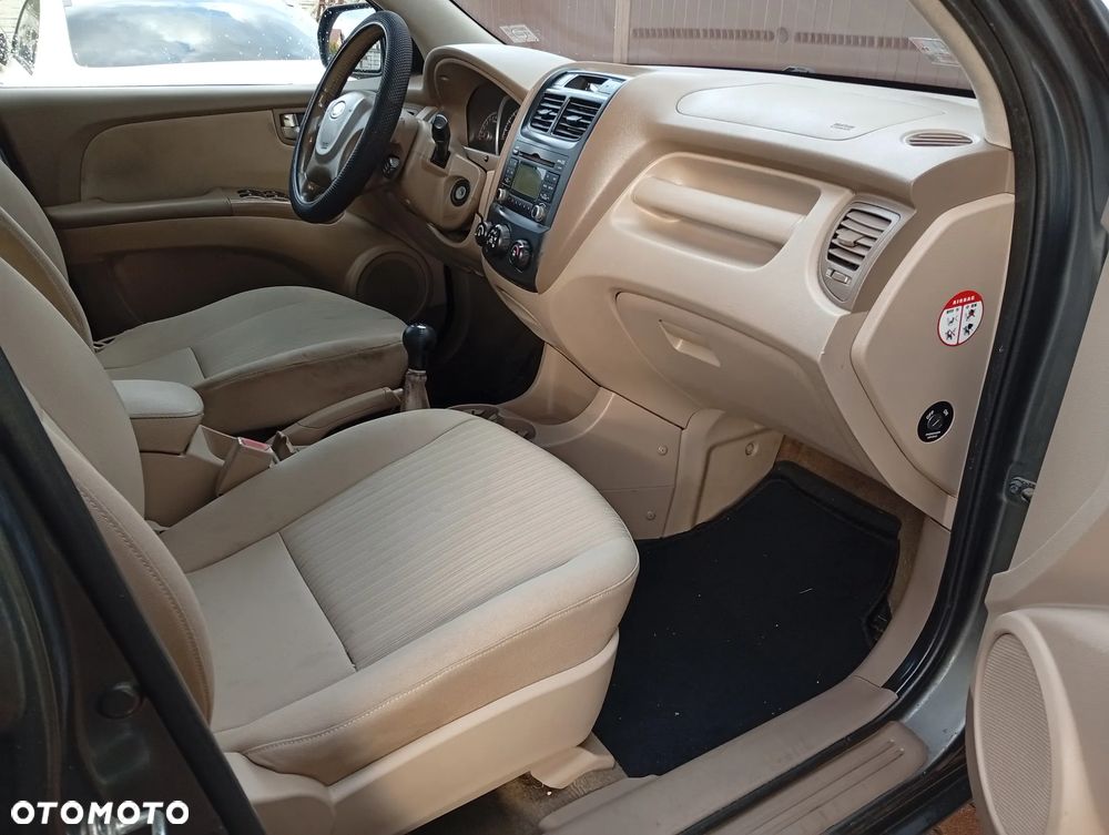 Kia Sportage 2.0 Tour - 3