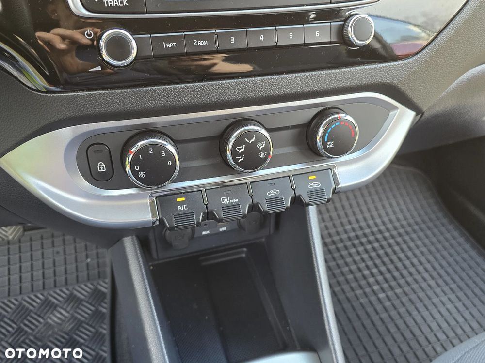 Kia Rio 1.2 L - 19