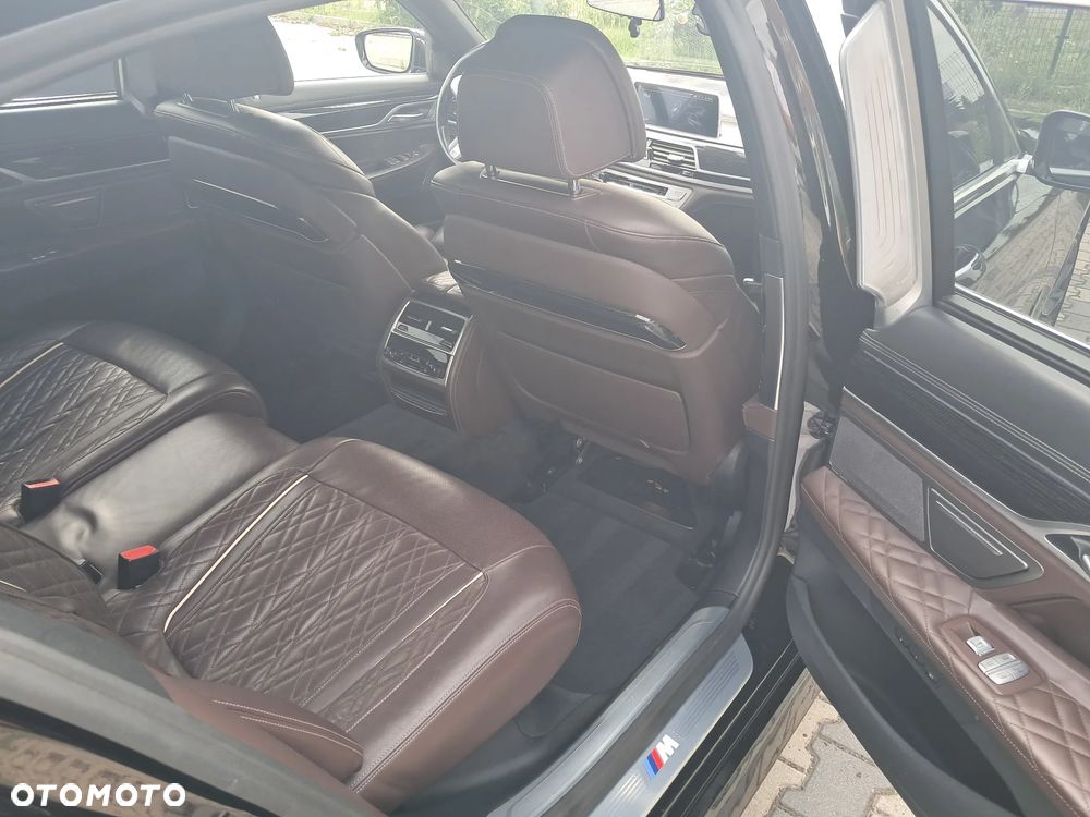 BMW Seria 7 750Li xDrive - 18