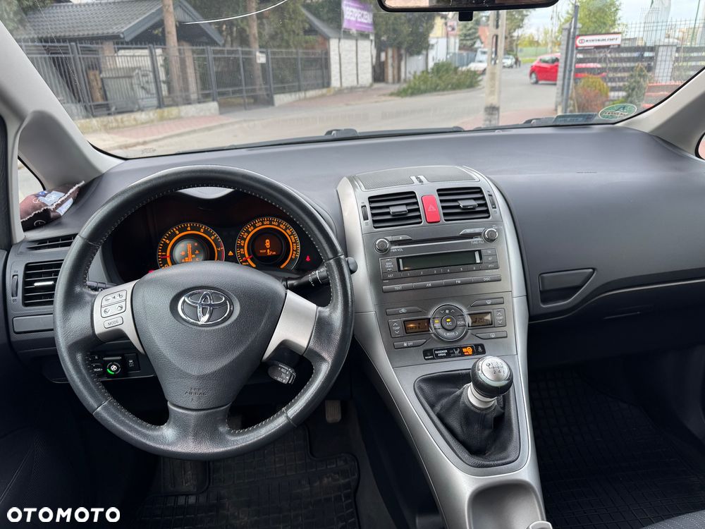 Toyota Auris 1.6 Prestige - 19