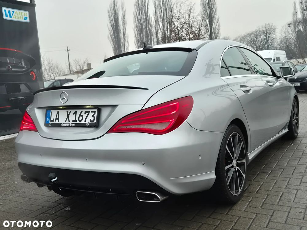 Mercedes-Benz CLA 180 AMG Line - 11
